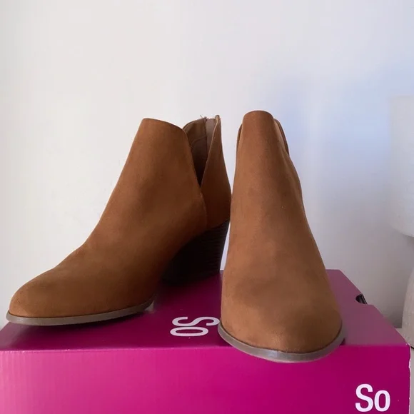 NWT SO Barb Ankle Boots, Brown - Picture 4 of 8